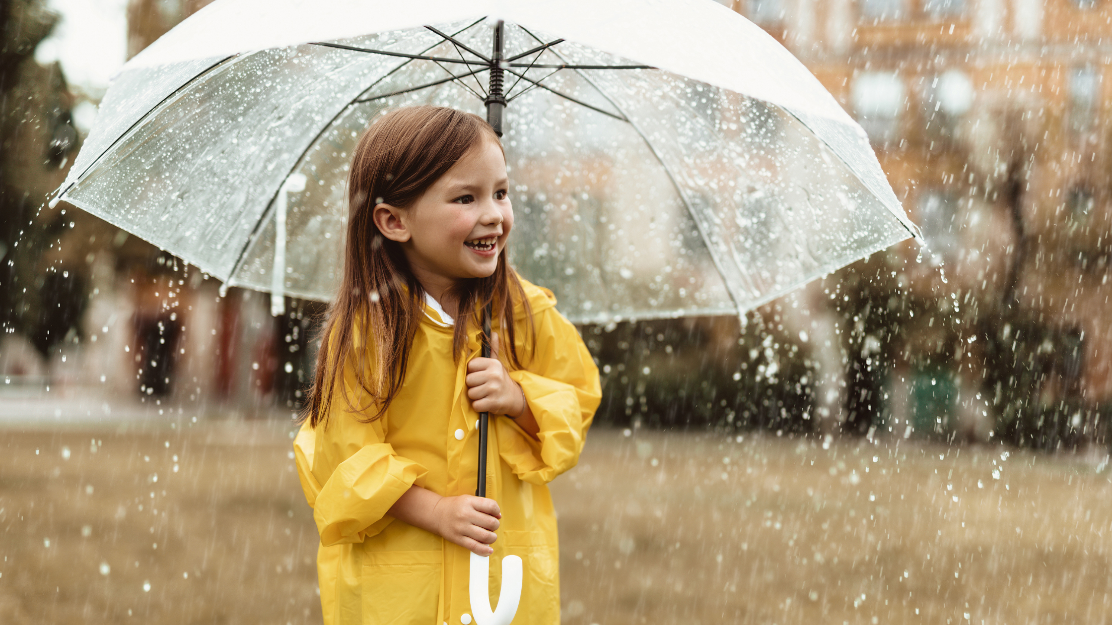 Comment faire pour protéger les cheveux de mon enfant pendant la saison des pluies ? 😩☔