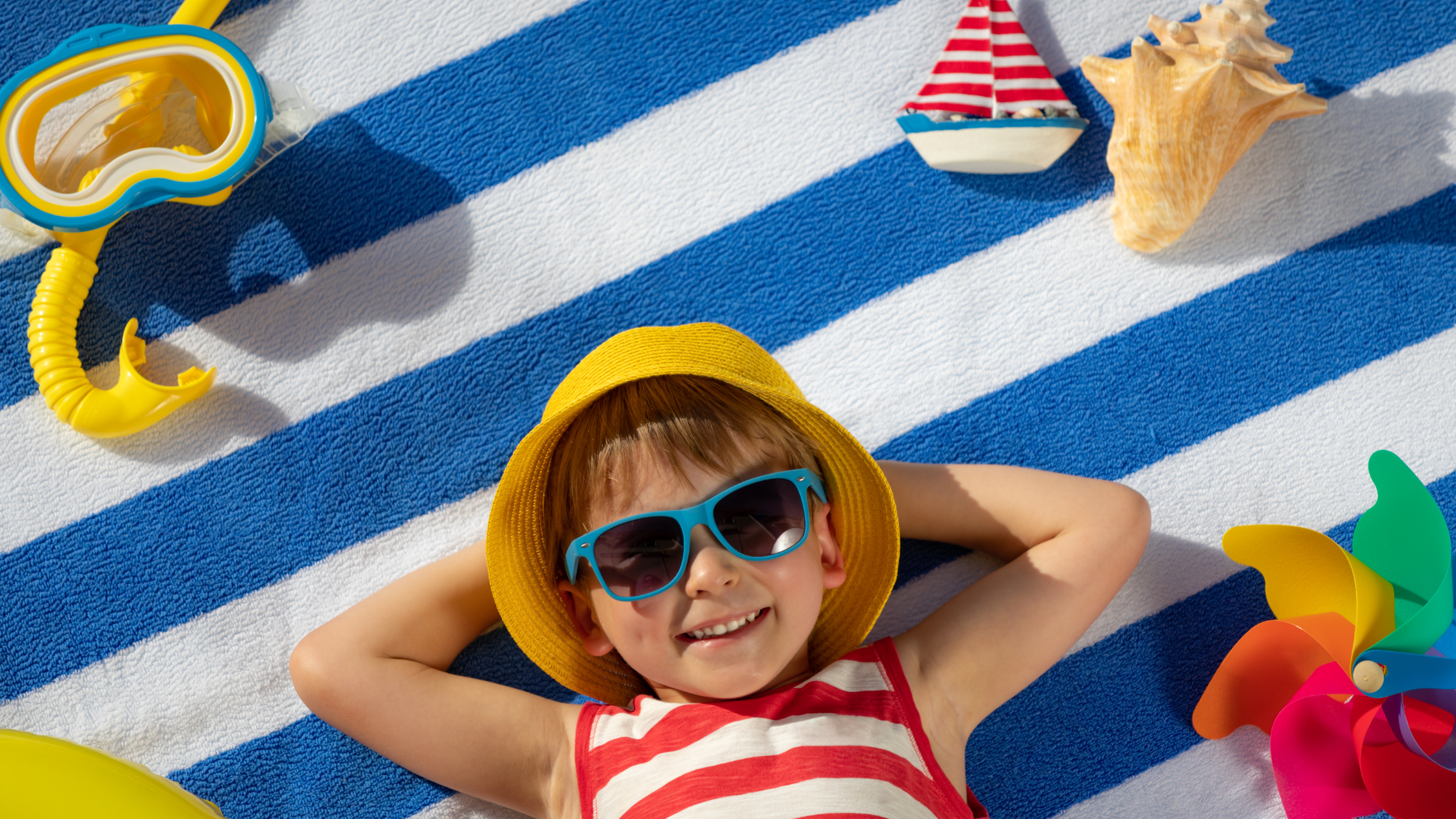Les essentiels de l’été pour des cheveux d’enfant protégés et en pleine santé